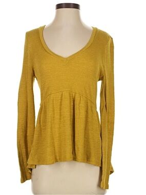 🆕 NWT t.la golden long sleeve shirt